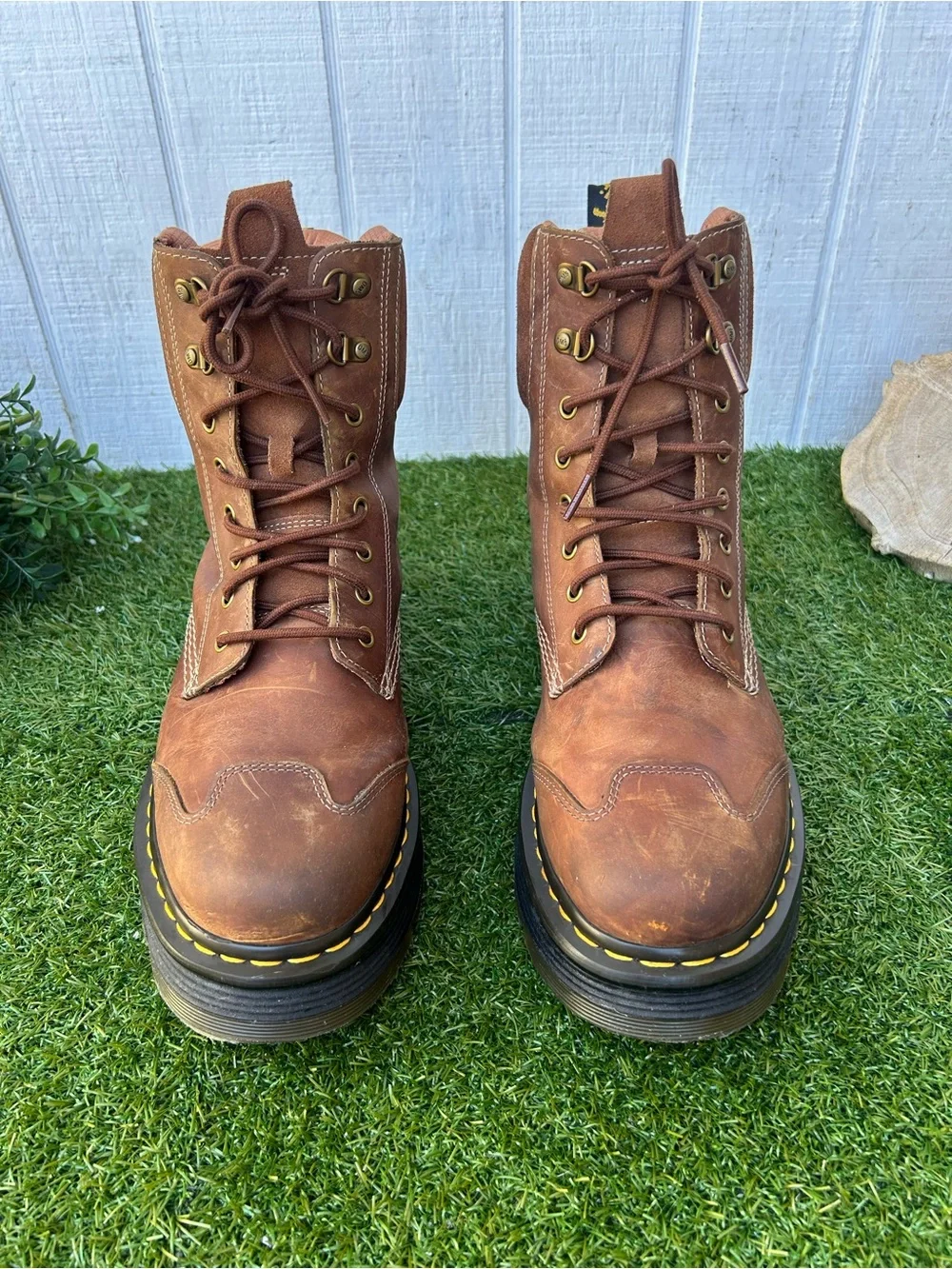 Dr. martens ZEBZAG SUEDE & LEATHER CASUAL LACE UP BOOTS men size 11 gently used